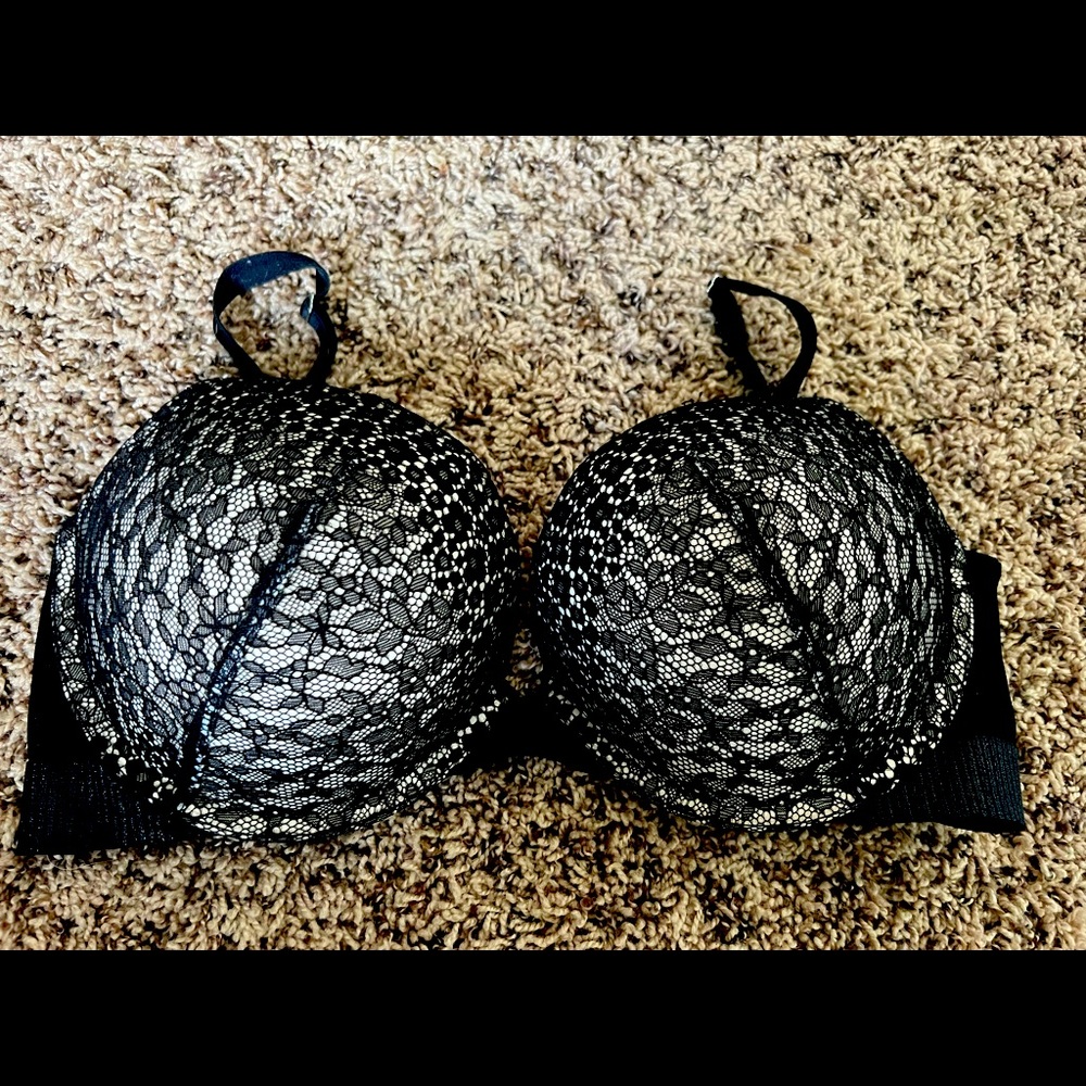 NEW Victoria’s Secret Very Sexy Push-up